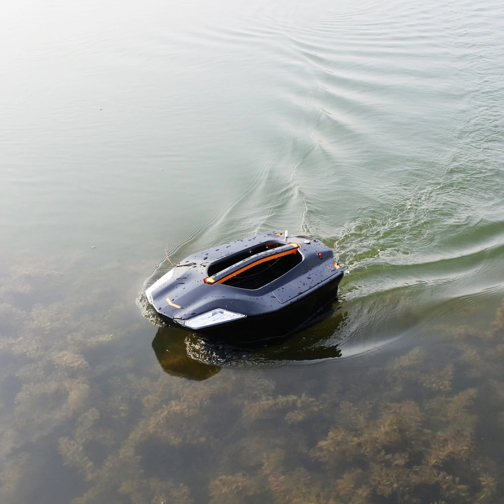 Zavážecí loď Toslon XBOAT 730 + XR310 – GPS